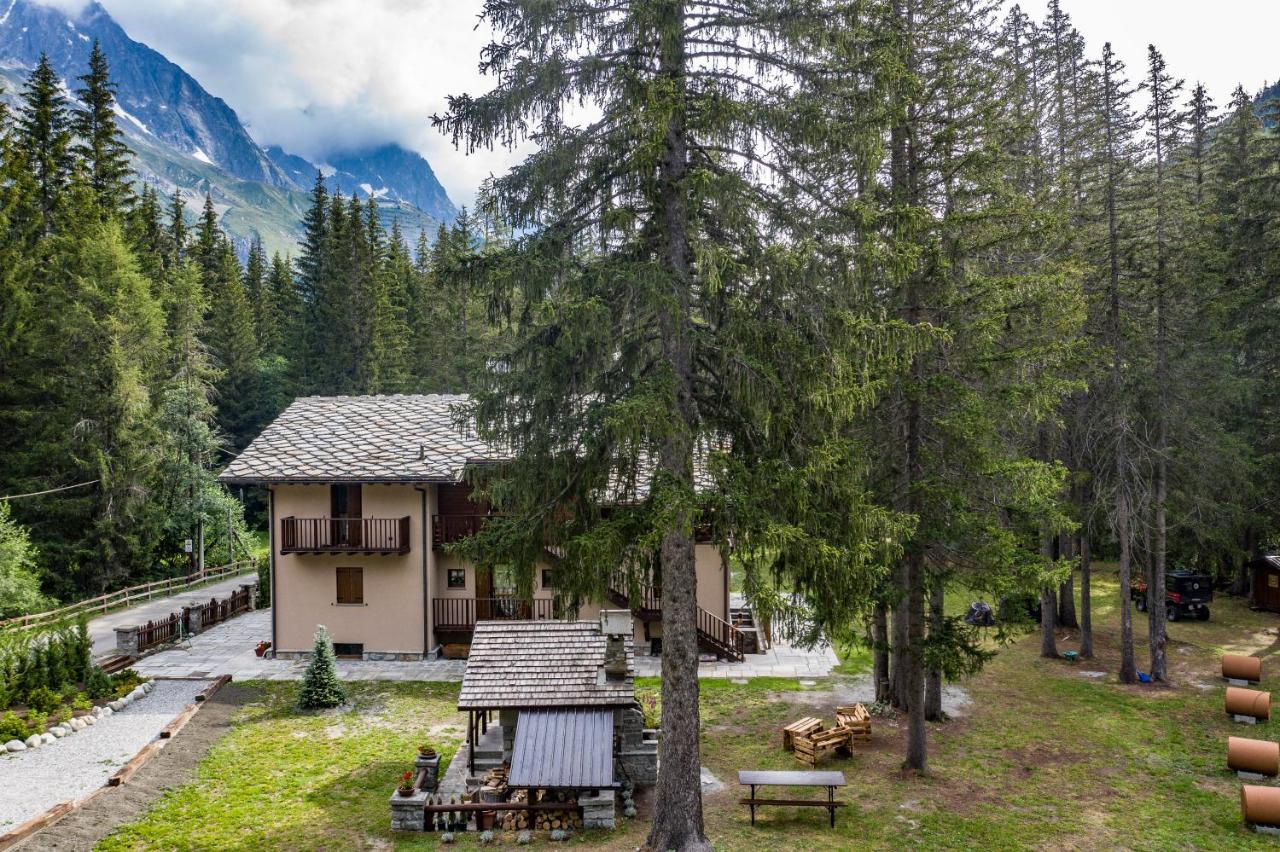 Wildhomes Wild Wolf Lodge Courmayeur Exteriör bild