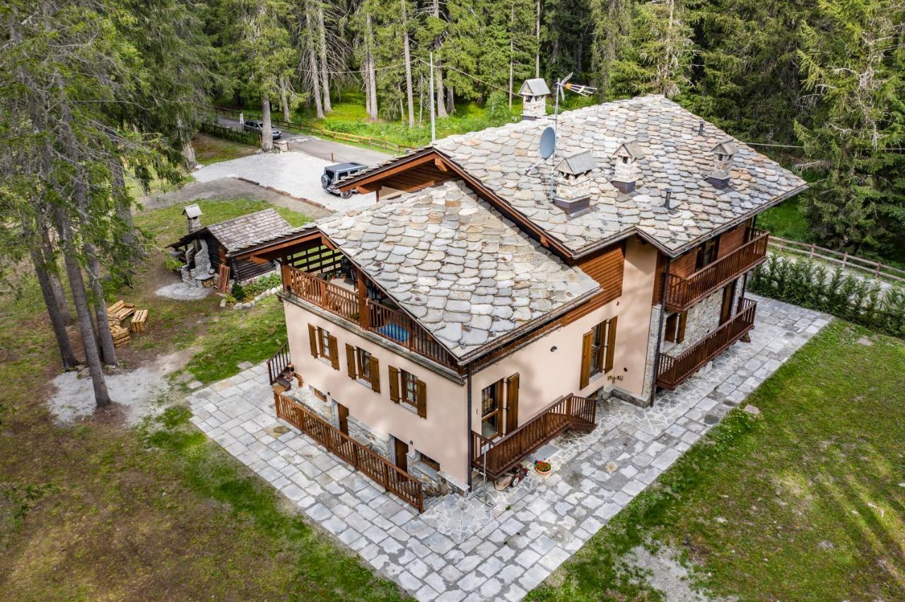 Wildhomes Wild Wolf Lodge Courmayeur Exteriör bild